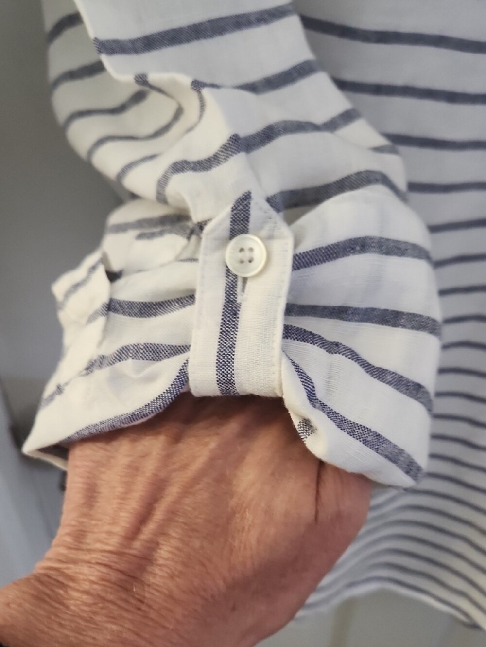 Baird McNutt Linen Blouse in Navy and White - Picture 3 of 7